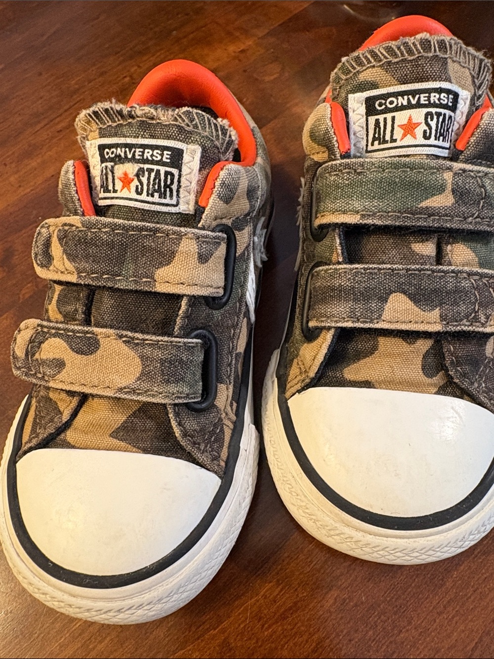 Converse Kids Camo Velcro Sneakers - Olive Camouflage with Orange Lining